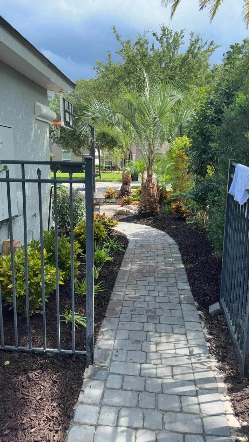 Illuminated Side Pathway